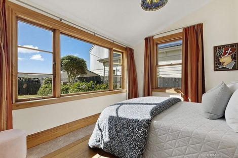 Photo of property in 26 Grove Road, Kelburn, Wellington, 6012