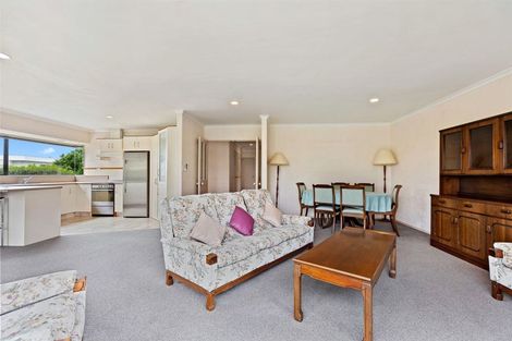 Photo of property in 17 Ridgemount Terrace, Welcome Bay, Tauranga, 3112