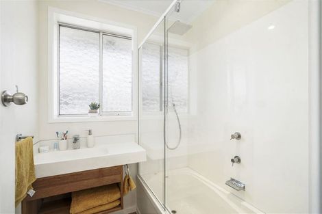 Photo of property in 49 Rhonda Avenue, Deanwell, Hamilton, 3206