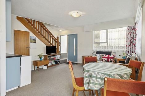 Photo of property in 2/115 Queens Drive, Lyall Bay, Wellington, 6022