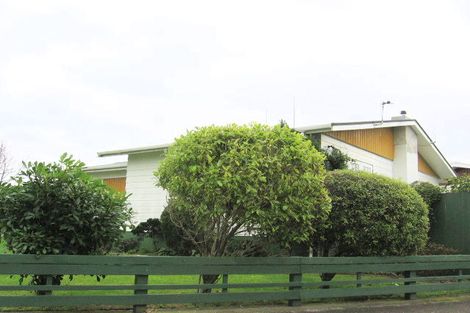 Photo of property in 2 Dewe Avenue, Feilding, 4702