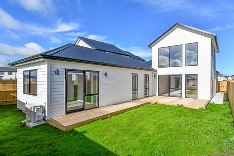 Photo of property in 8 Korowhiti Road, Clarks Beach, 2122