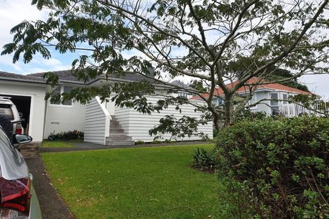 Photo of property in 31 Gladstone Road, Northcote, Auckland, 0627