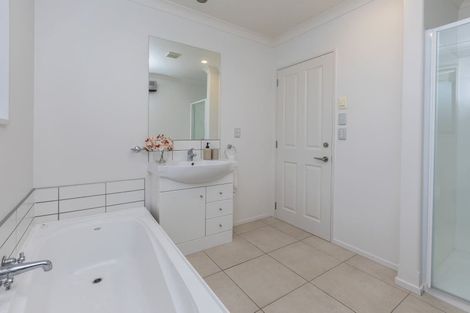 Photo of property in 2 Newall Avenue, Bryndwr, Christchurch, 8052