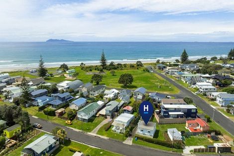 Photo of property in 32 Wallnutt Avenue, Waihi Beach, 3611