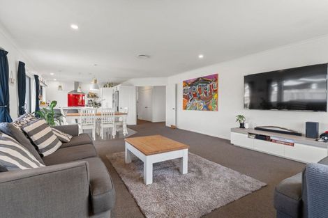 Photo of property in 12 Molesworth Street, Carterton, 5713