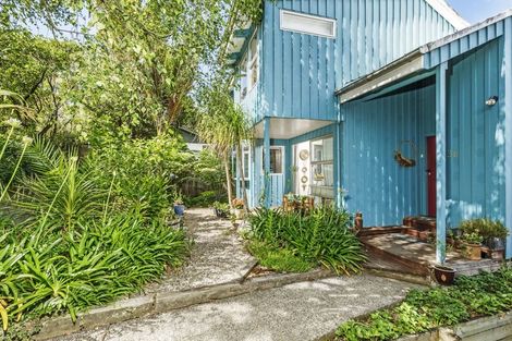 Photo of property in 36 Coroglen Avenue, Birkenhead, Auckland, 0626