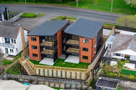 Photo of property in 1/12 Ruakiwi Road, Hamilton Lake, Hamilton, 3204