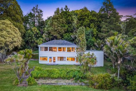 Photo of property in 867 West Coast Road, Oratia, Auckland, 0604