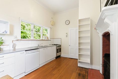 Photo of property in 427 Karaka Bay Road, Karaka Bays, Wellington, 6022