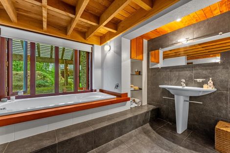 Photo of property in 42 Dysart Lane, Kumeu, 0891