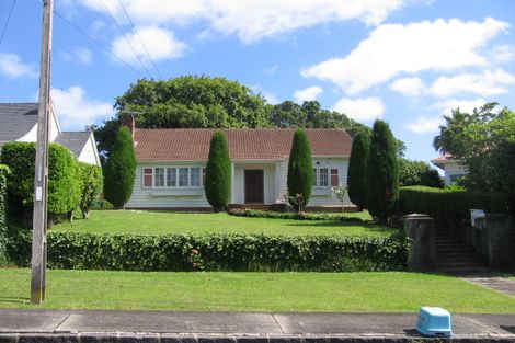 Photo of property in 7 Korau Road, Greenlane, Auckland, 1051