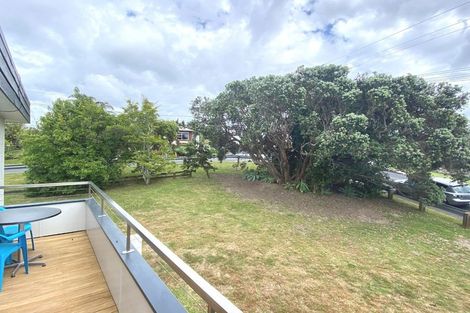 Photo of property in 3/111 Sylvan Avenue, Northcote, Auckland, 0627