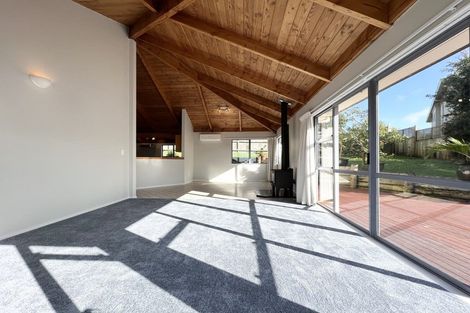 Photo of property in 10 Parkside Road, West Harbour, Auckland, 0618