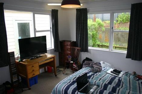 Photo of property in 1 Flint Way, Northland, Wellington, 6012