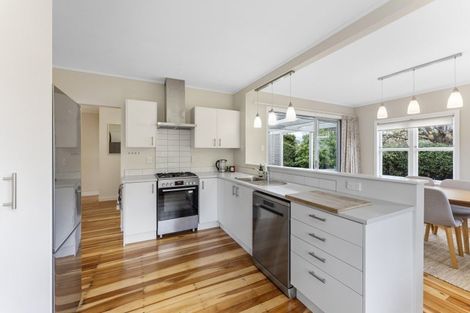 Photo of property in 26 Walton Avenue, Waikanae, 5036