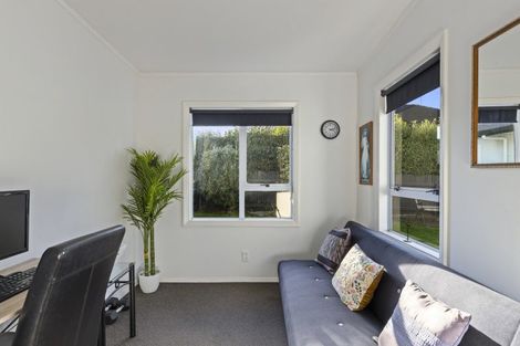 Photo of property in 25a Paynters Avenue, Strandon, New Plymouth, 4312