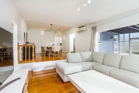 Photo of property in 1 Achilles Crescent, Narrow Neck, Auckland, 0624