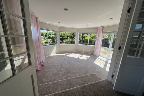 Photo of property in 18 Eastview Grove, Normandale, Lower Hutt, 5010