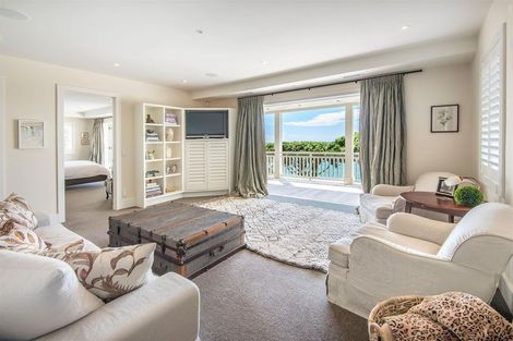 Photo of property in 12a Seacliffe Avenue, Belmont, Auckland, 0622