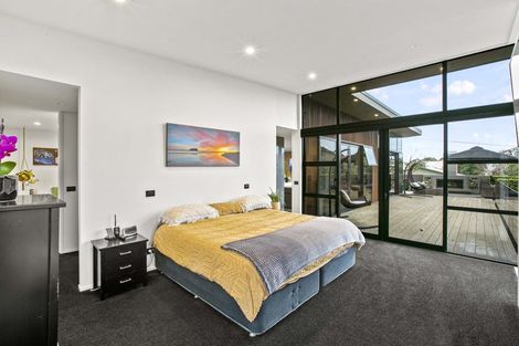Photo of property in 298 Courtenay Street, Strandon, New Plymouth, 4312