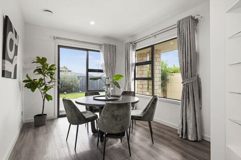 Photo of property in 7 Rotoiti Way, Poraiti, Napier, 4112