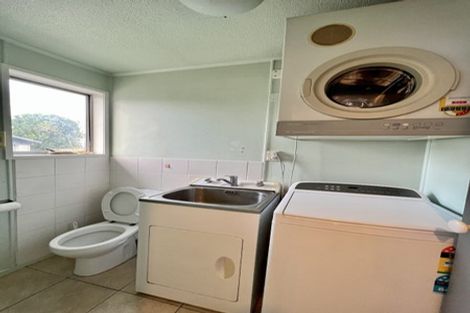 Photo of property in 31 Lyren Place, Half Moon Bay, Auckland, 2012