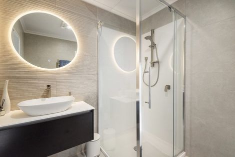 Photo of property in 83b William Bayes Place, Red Beach, 0932