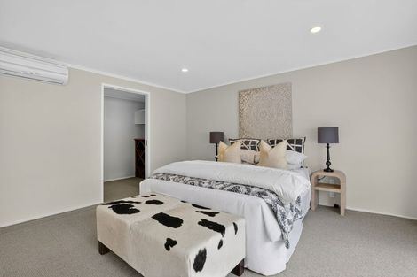 Photo of property in 2/33 Gulf View Road, Murrays Bay, Auckland, 0630