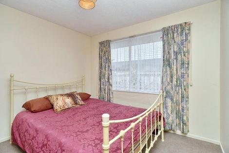 Photo of property in 2/4 Valecrest Avenue, Parklands, Christchurch, 8083