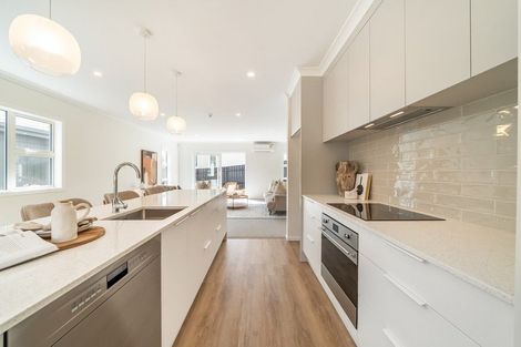 Photo of property in 70c Heretaunga Square, Silverstream, Upper Hutt, 5019