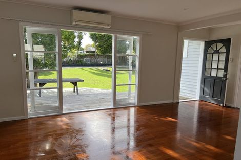 Photo of property in 1/276 Rangatira Road, Beach Haven, Auckland, 0626
