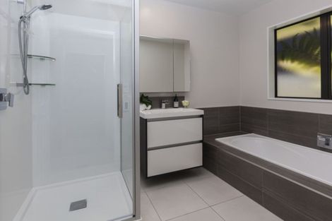 Photo of property in 25 Highcrest Heights, Westmorland, Christchurch, 8025