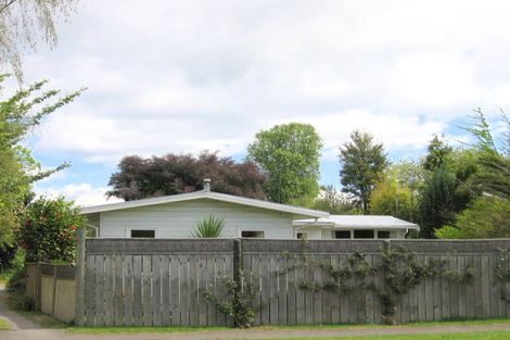Photo of property in 2/31 Tamatea Road, Taupo, 3330