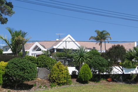 Photo of property in 1/14 Bournemouth Terrace, Murrays Bay, Auckland, 0630