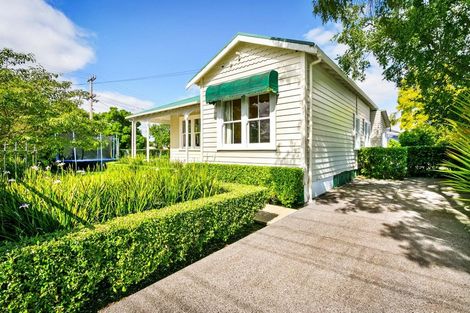 Photo of property in 24 Graham Avenue, Te Atatu Peninsula, Auckland, 0610