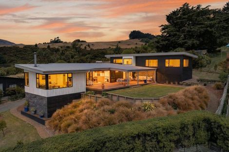 Photo of property in 106 Bayview Road, Charteris Bay, Lyttelton, 8971