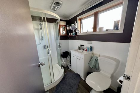 Photo of property in 2 Newcastle Street, Hokowhitu, Palmerston North, 4410