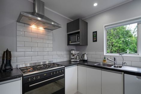 Photo of property in 11 Wairere Grove, Paraparaumu, 5032