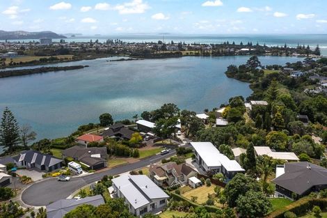 Photo of property in 28 Maori Hut Road, Red Beach, 0932