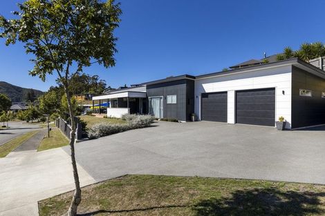 Photo of property in 2 Fantail Heights, Picton, 7220