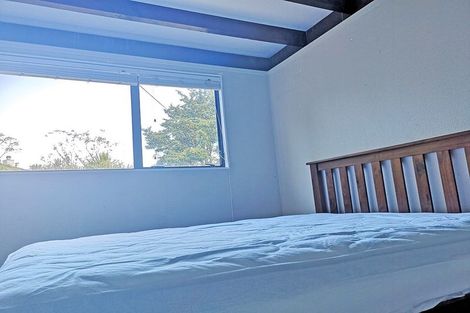 Photo of property in 2/52 Heathcote Road, Castor Bay, Auckland, 0620