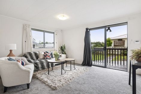 Photo of property in 1 Stephen Avenue, Henderson, Auckland, 0610