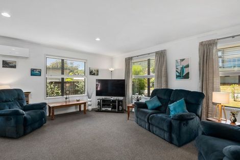Photo of property in 16 Weka Place, Picton, 7220