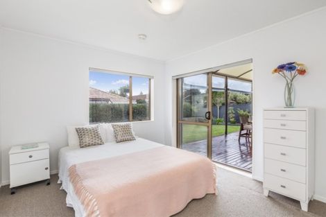 Photo of property in 13 Kahala Place, West Harbour, Auckland, 0618