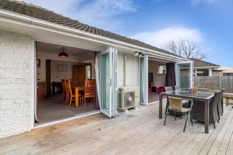 Photo of property in 8 Bellina Place, Broomfield, Christchurch, 8042