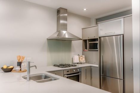 Photo of property in 2/35 Victoria Road, Mount Maunganui, 3116