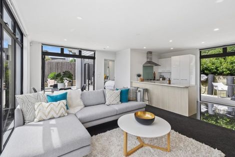 Photo of property in 3 Bunker Way, Strathmore Park, Wellington, 6022