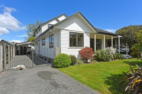 Photo of property in 15 Whirinaki Crescent, Heretaunga, Upper Hutt, 5018