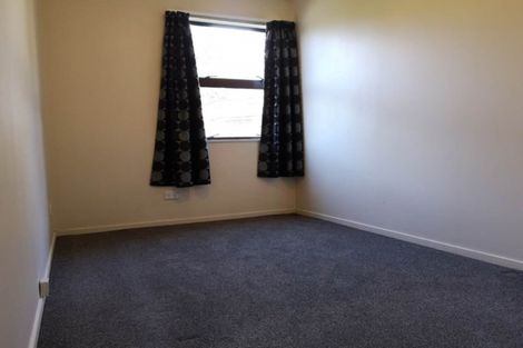 Photo of property in 2/20 Jenanne Place, Totara Vale, Auckland, 0629